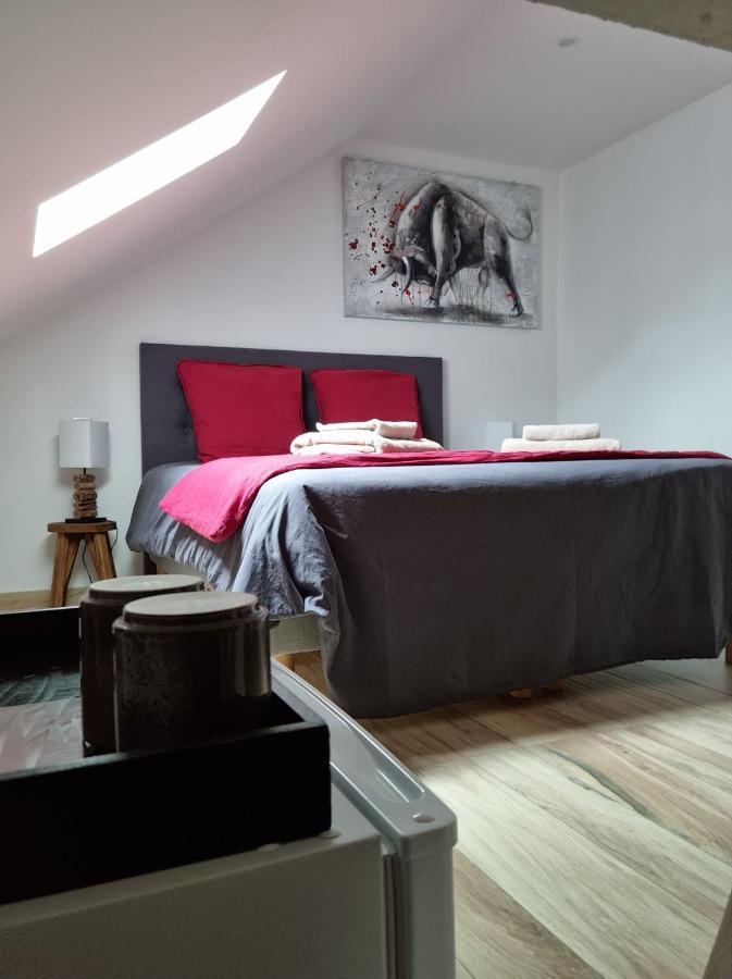 Bed and Breakfast Le 4 Монтиньяк Экстерьер фото